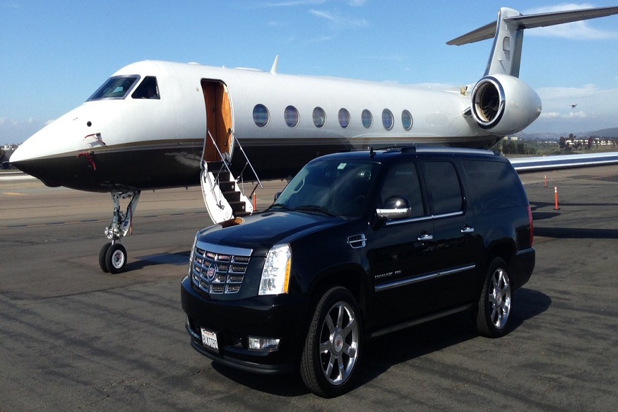 Corporate Travel in LA: Why Executives Choose a Limousine Service